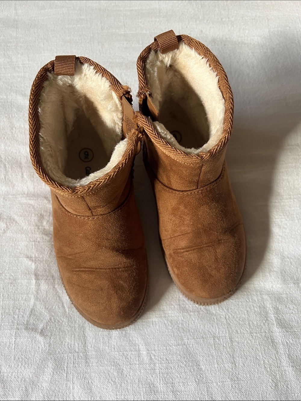 Cat & Jack Brow Toddler Shearling Boots Size 9